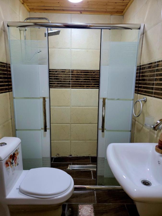 Atoom Lodge Jarash Buitenkant foto