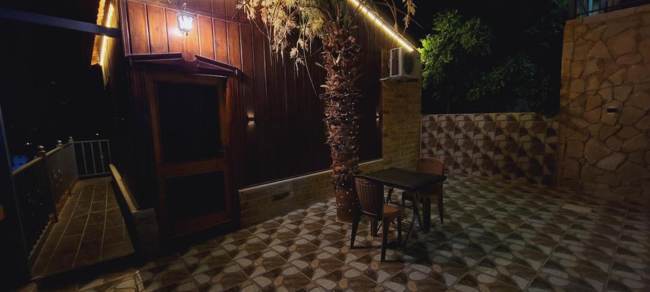 Atoom Lodge Jarash Buitenkant foto