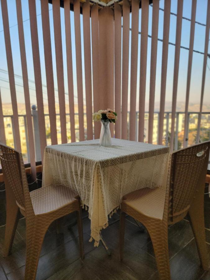 Atoom Lodge Jarash Buitenkant foto