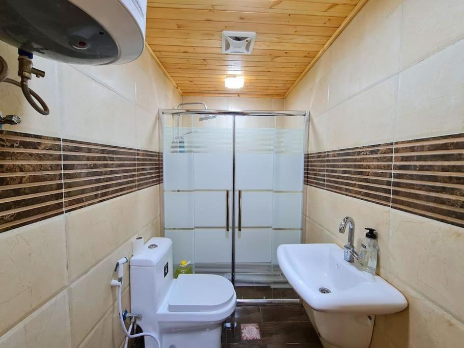 Atoom Lodge Jarash Buitenkant foto