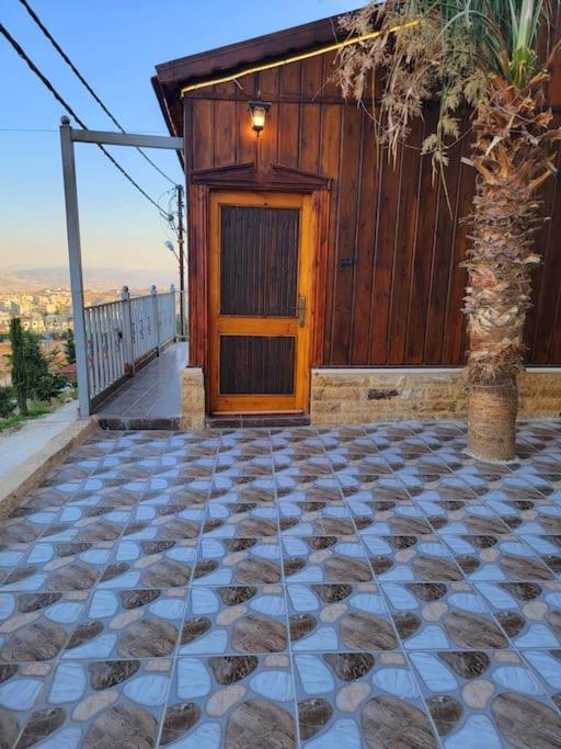Atoom Lodge Jarash Buitenkant foto