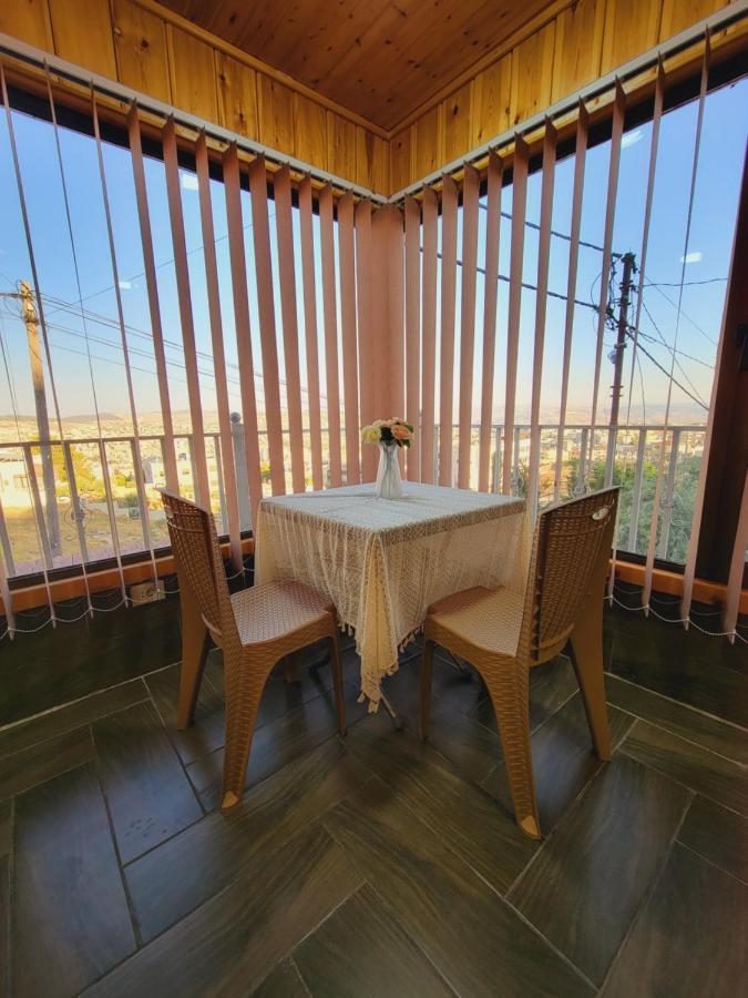 Atoom Lodge Jarash Buitenkant foto