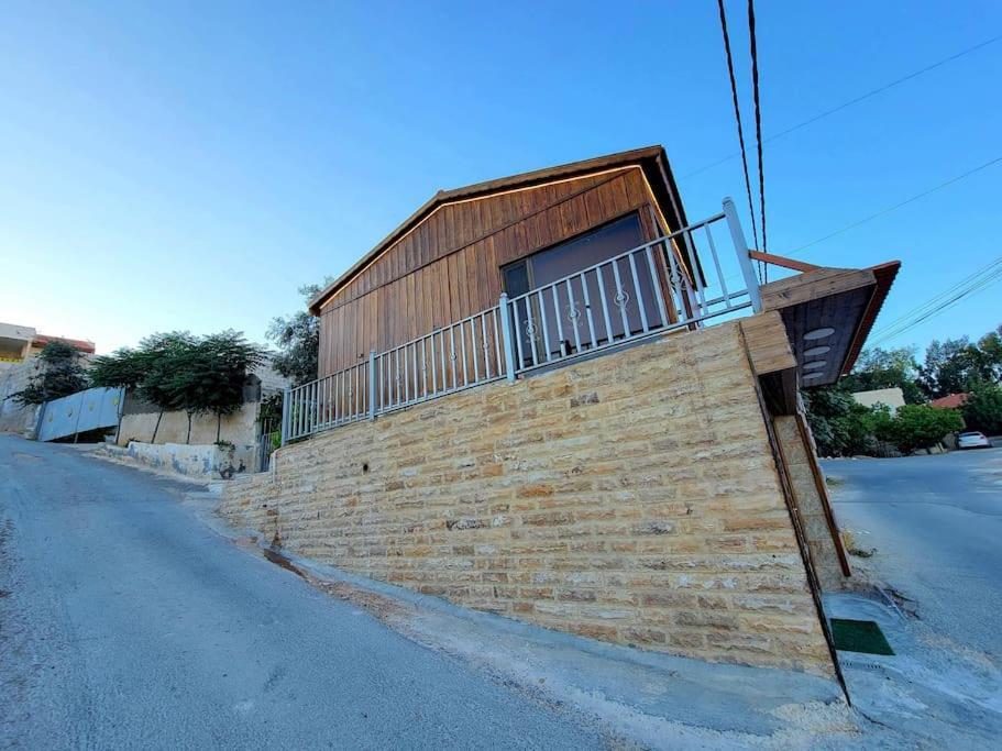 Atoom Lodge Jarash Buitenkant foto